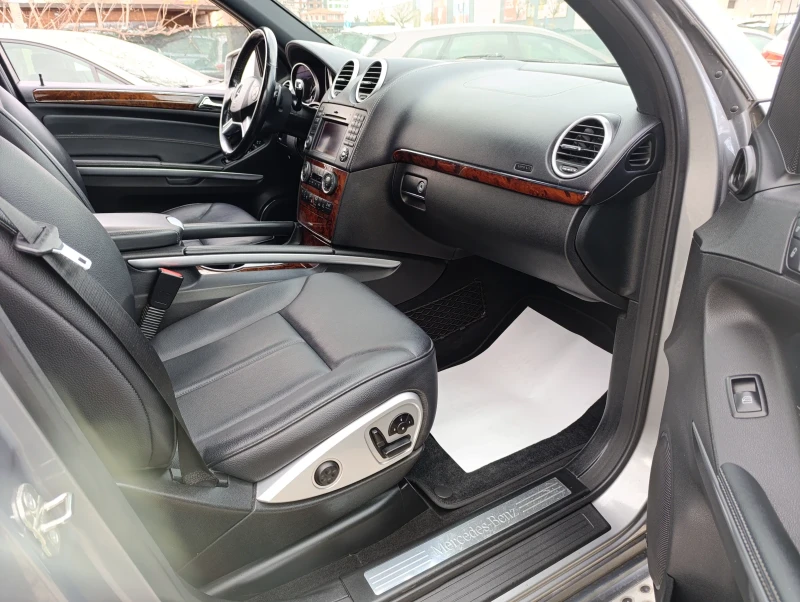 Mercedes-Benz GL 350, снимка 9 - Автомобили и джипове - 52724361