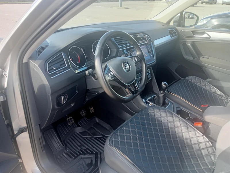 VW Tiguan, снимка 15 - Автомобили и джипове - 53498948