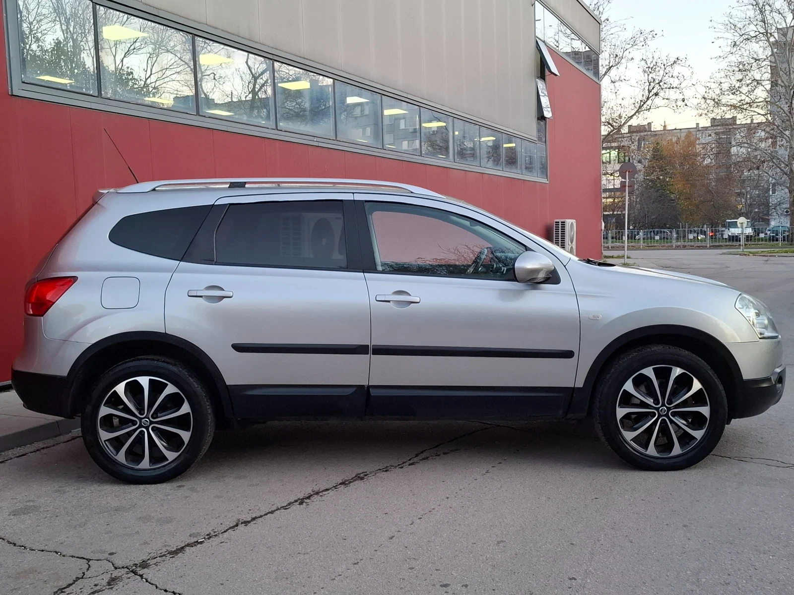 Nissan Qashqai + 2 2.0dCi 150hp * КЛИМАТРОНИК * ПАНОРАМА * ЛИЗИНГ - изображение 7