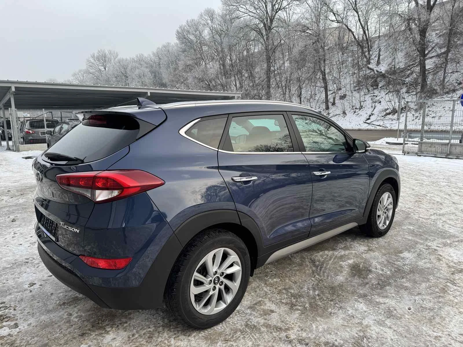 Hyundai Tucson 1.7CRDI* LED* NAVI* TOP* EVRO6 - изображение 6