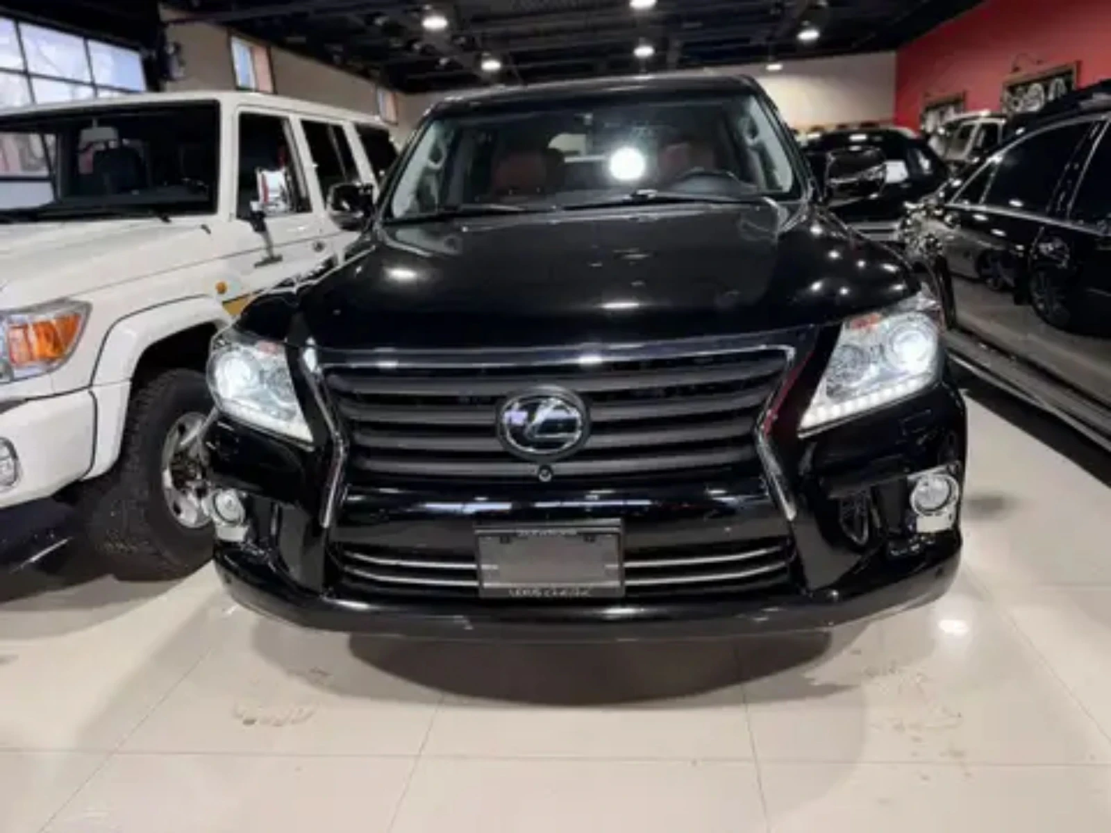 Lexus LX 570 2013/98k.km/4x4/Блокаж/Телевизори/Пано/Подгрев - изображение 6