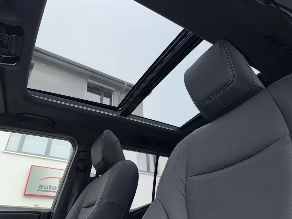 Toyota Land cruiser НОВ!/LC250/2.8 MHEV/205HP/LOUNGE/PANO/7S/360/173h, снимка 13 - Автомобили и джипове - 53965490