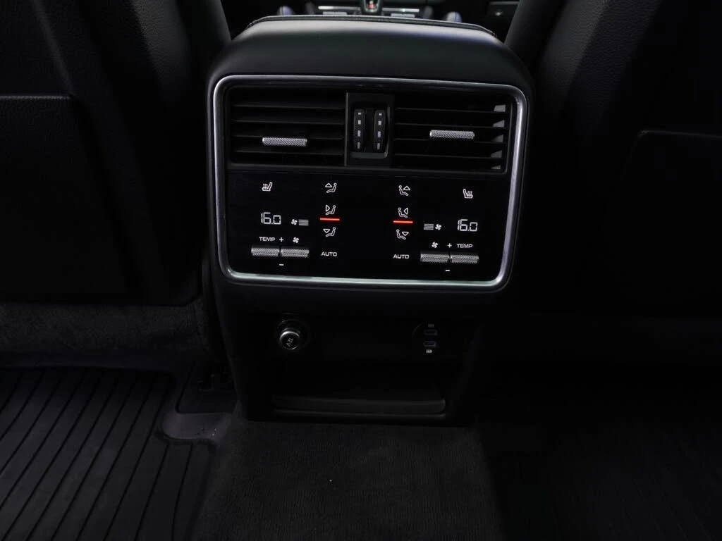 Porsche Cayenne ПОДГРЕВ* ОБДУХВАНЕ* 360КАМЕРА* LANE* ASSIST* , снимка 17 - Автомобили и джипове - 54837957
