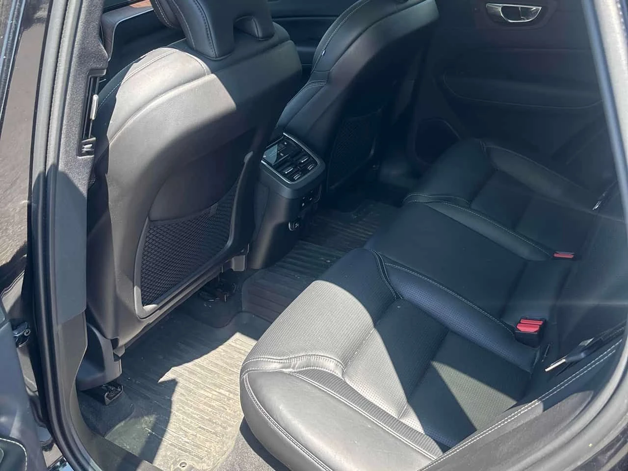 Volvo XC60 * Inscription * CARFAX * ОПЦИЯ ЗА ФИНАНСИРАНЕ, снимка 11 - Автомобили и джипове - 55452333