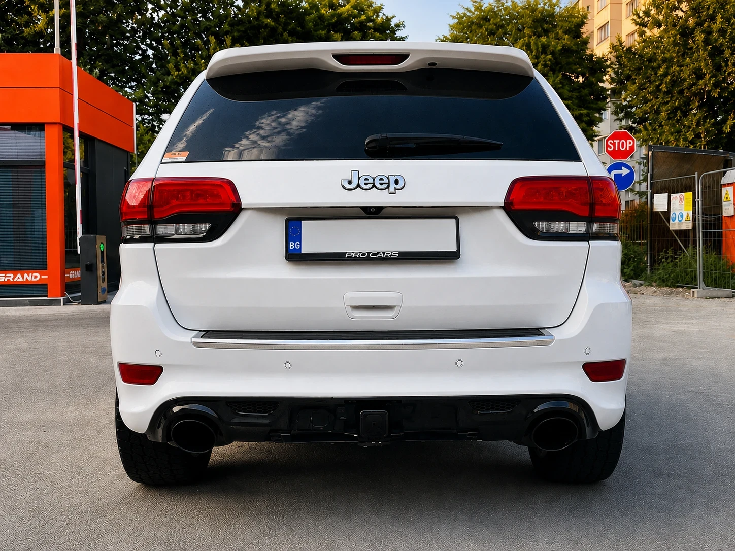 Jeep Grand cherokee Сумит, снимка 2 - Автомобили и джипове - 55755327