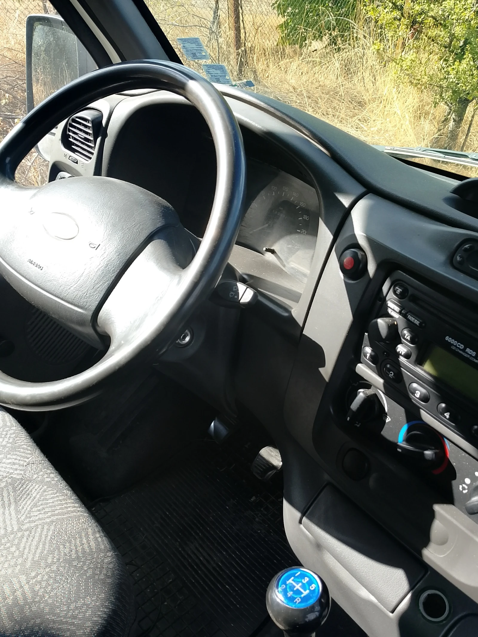 Ford Transit 2.4 - изображение 6
