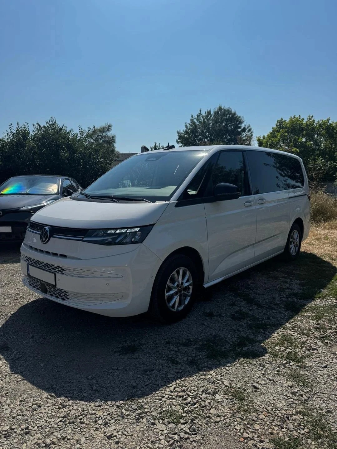 VW Multivan Life L 2.0 TDI DSG 150 к.с., снимка 3 - Бусове и автобуси - 55649925