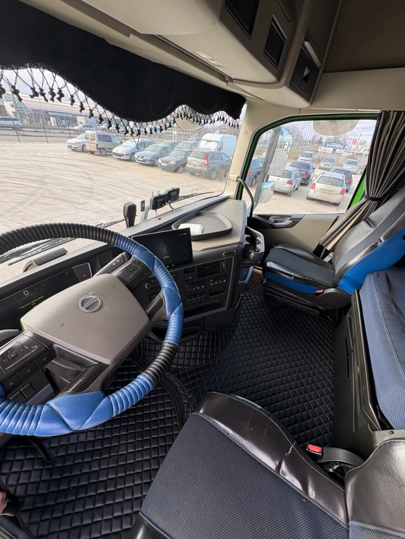 Volvo Fh (2-Броя Камиони) Паркинг охладители , снимка 9 - Камиони - 53140382