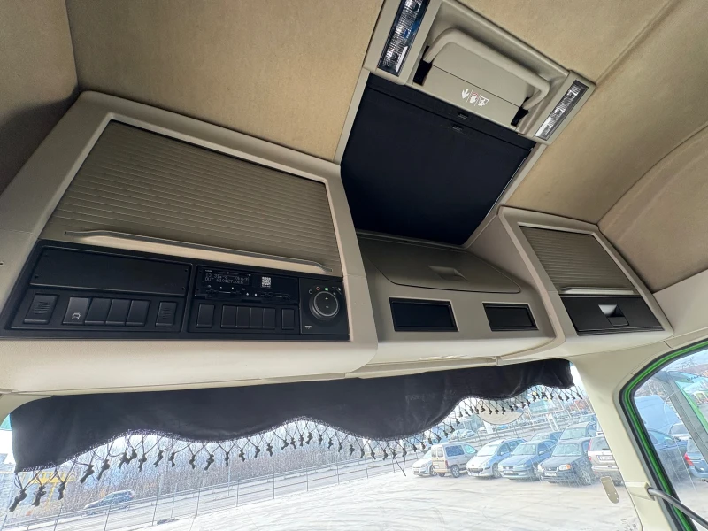 Volvo Fh (2-Броя Камиони) Паркинг охладители , снимка 12 - Камиони - 53140382