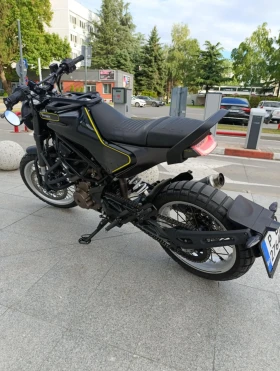     Husqvarna Svartpilen 401
