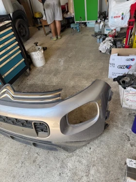 Citroen C3Aircross 2021г предна броня, снимка 4