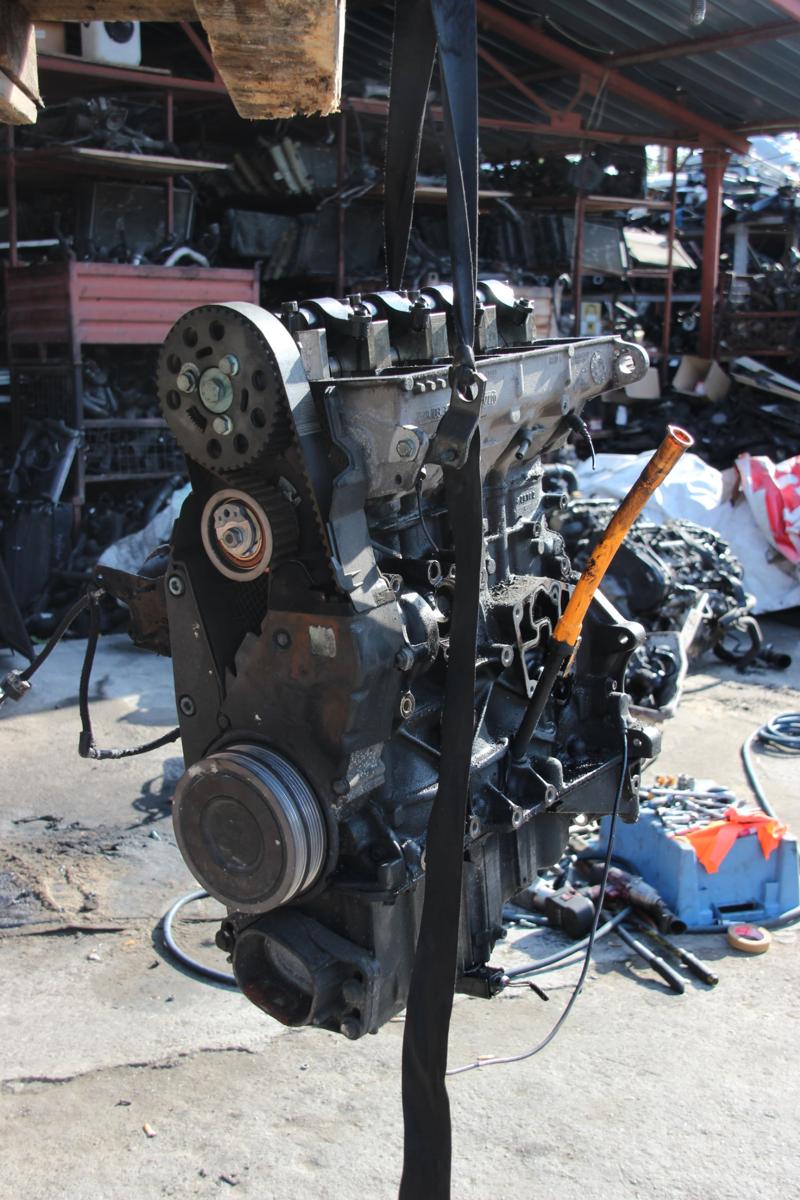 Двигател за VW Passat, снимка 5 - Части - 43877437