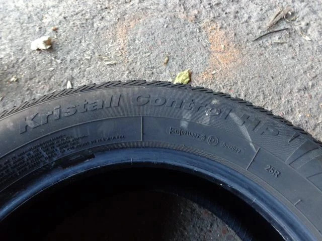 Гуми Зимни 215/65R16, снимка 10 - Гуми и джанти - 12401946