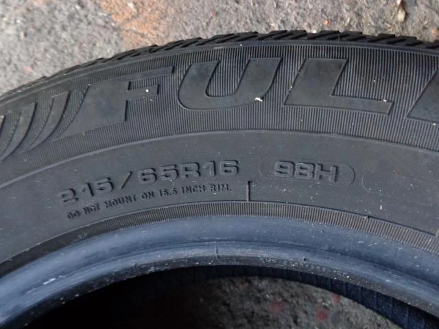 Гуми Зимни 215/65R16, снимка 8 - Гуми и джанти - 12401946