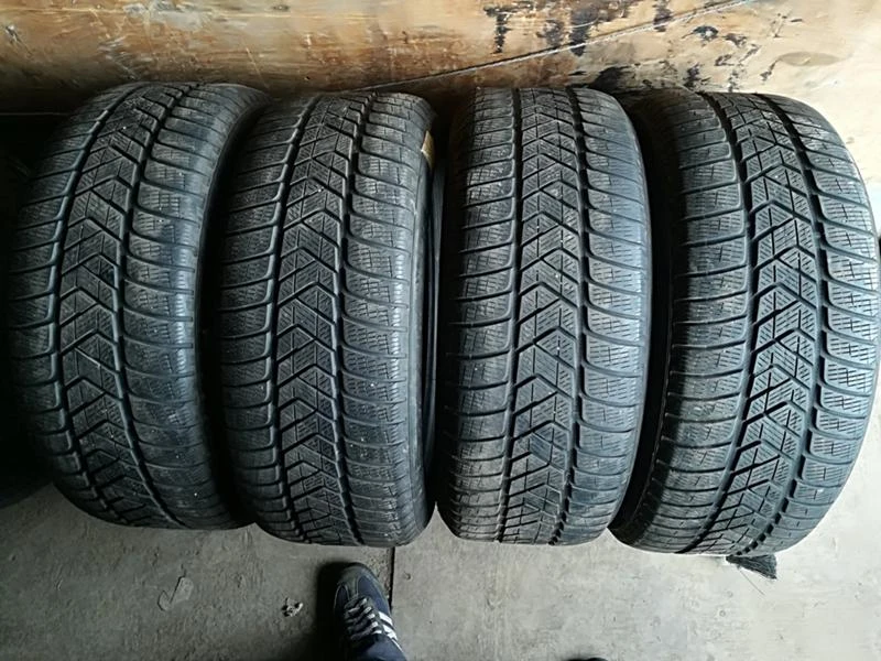 Гуми Зимни 255/50R19, снимка 1 - Гуми и джанти - 23626710