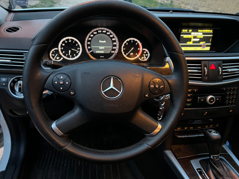 Mercedes-Benz E 200, снимка 4 - Автомобили и джипове - 45267327