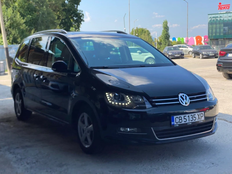 VW Sharan Панорама / камера / DSG / КОЖА / ПОДГРЕВ, снимка 2 - Автомобили и джипове - 46558552