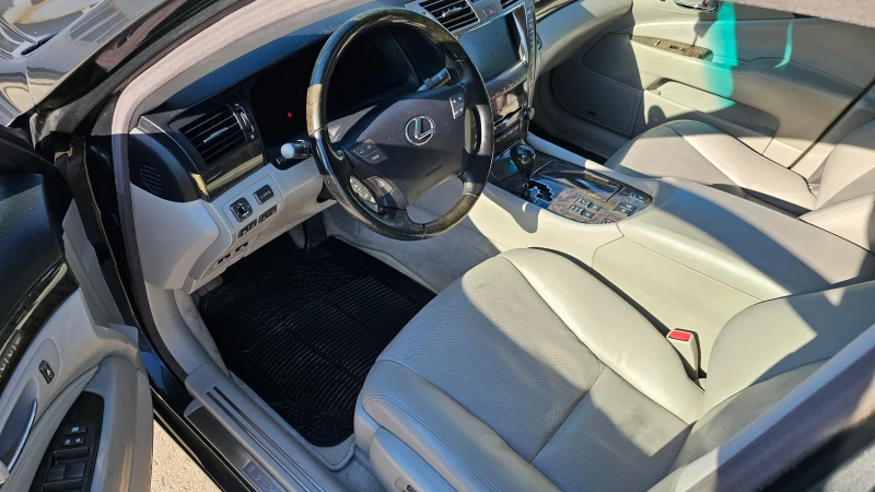 Lexus LS 600 Реални Километри, снимка 11 - Автомобили и джипове - 47281413