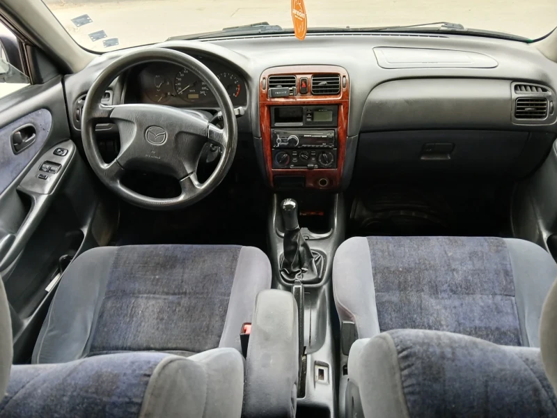 Mazda 626 1.8 Бензин, снимка 10 - Автомобили и джипове - 47383155