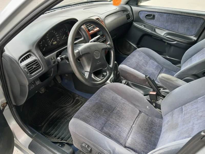 Mazda 626 1.8 Бензин, снимка 11 - Автомобили и джипове - 47383155