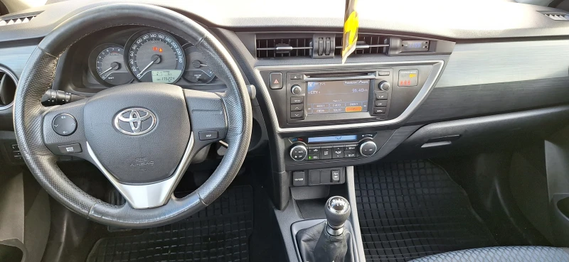 Toyota Auris  1.6VVTI, снимка 9 - Автомобили и джипове - 48267882