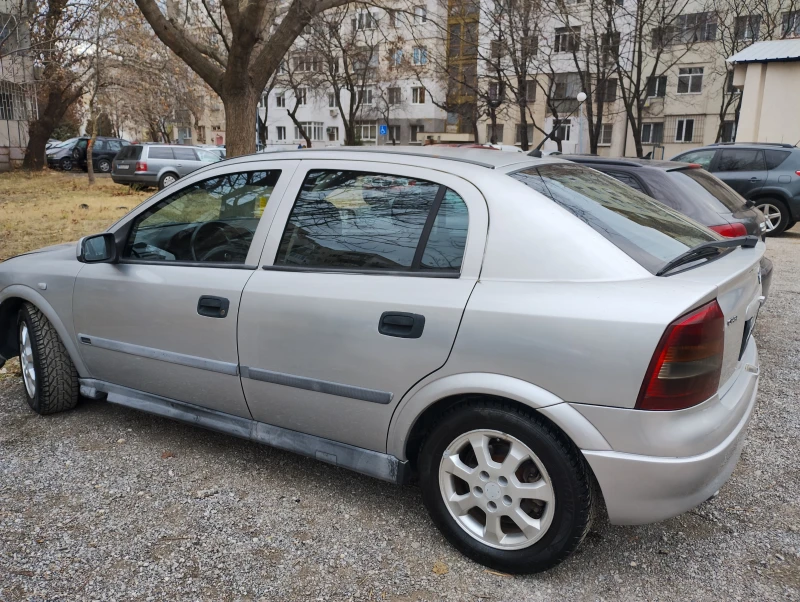 Opel Astra, снимка 2 - Автомобили и джипове - 48358203