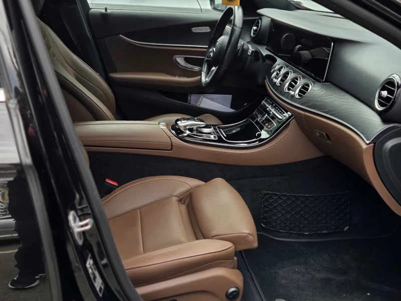 Mercedes-Benz E 400 УНИКАТ 4matic* Burmester* Multibeam* , снимка 9 - Автомобили и джипове - 51765570