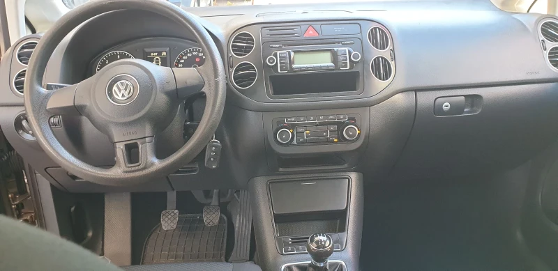 VW Golf Plus 1.6tdi , снимка 9 - Автомобили и джипове - 51890290