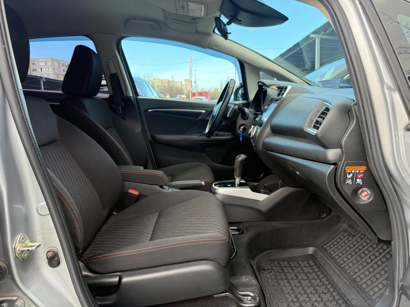 Honda Jazz 1.5 FACELIFT, снимка 8 - Автомобили и джипове - 52627806