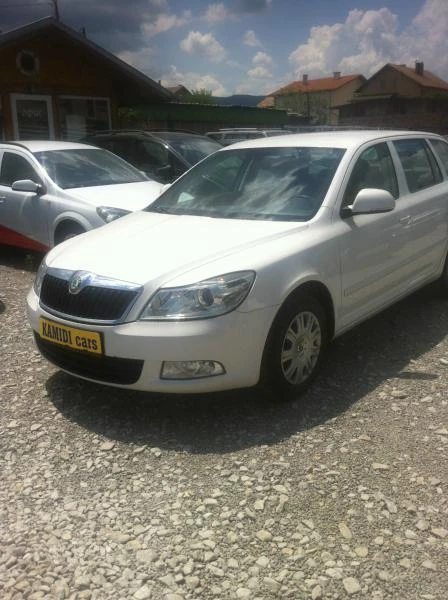 Skoda Octavia 2.0TDI, снимка 2 - Автомобили и джипове - 43393916