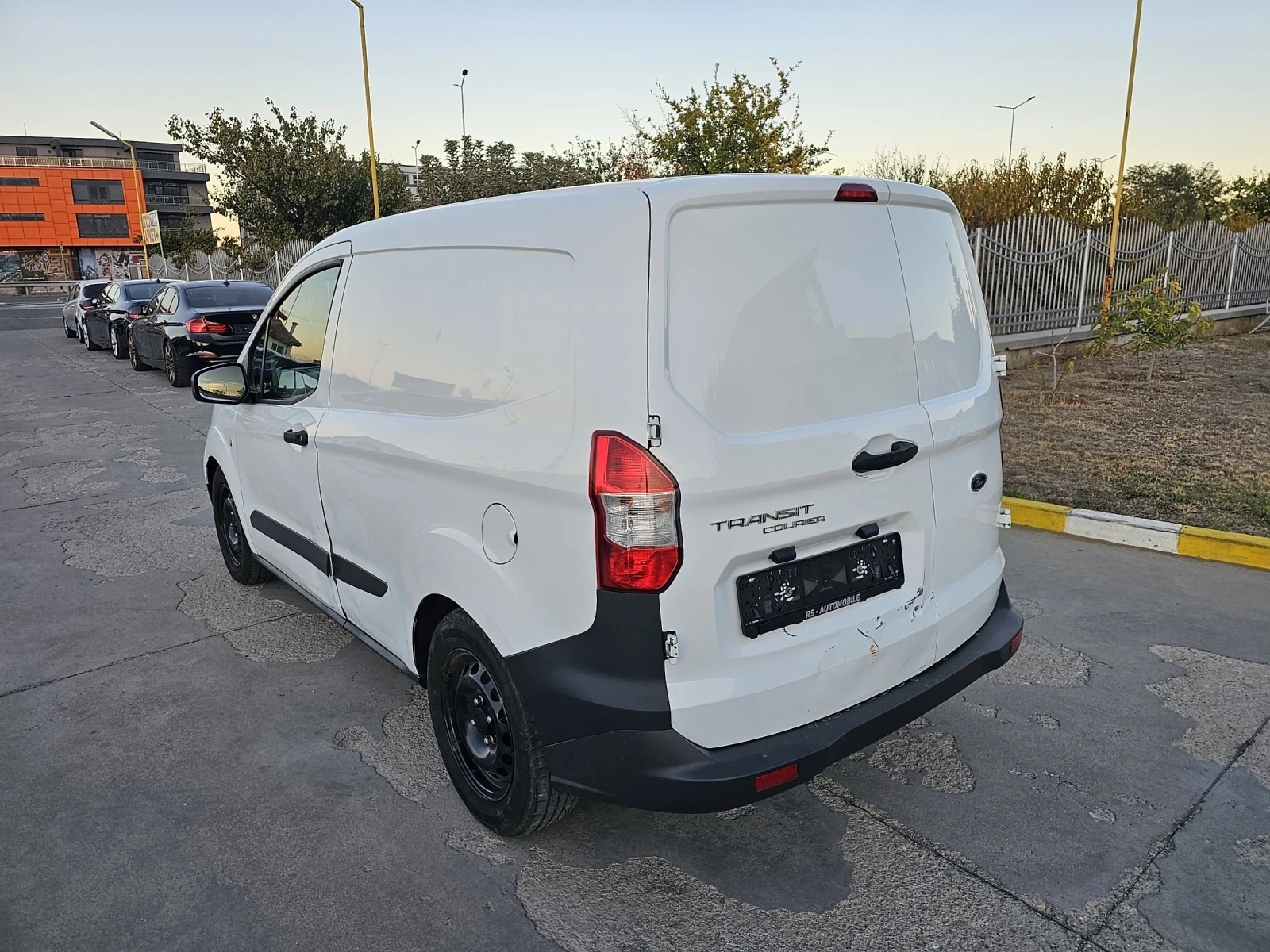 Ford Courier  - изображение 7