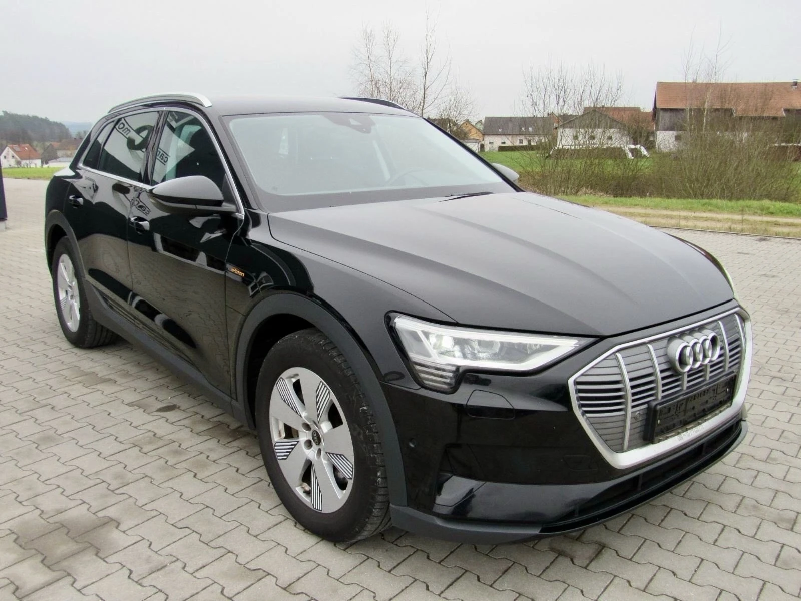 Audi E-Tron 50 quattro - изображение 6