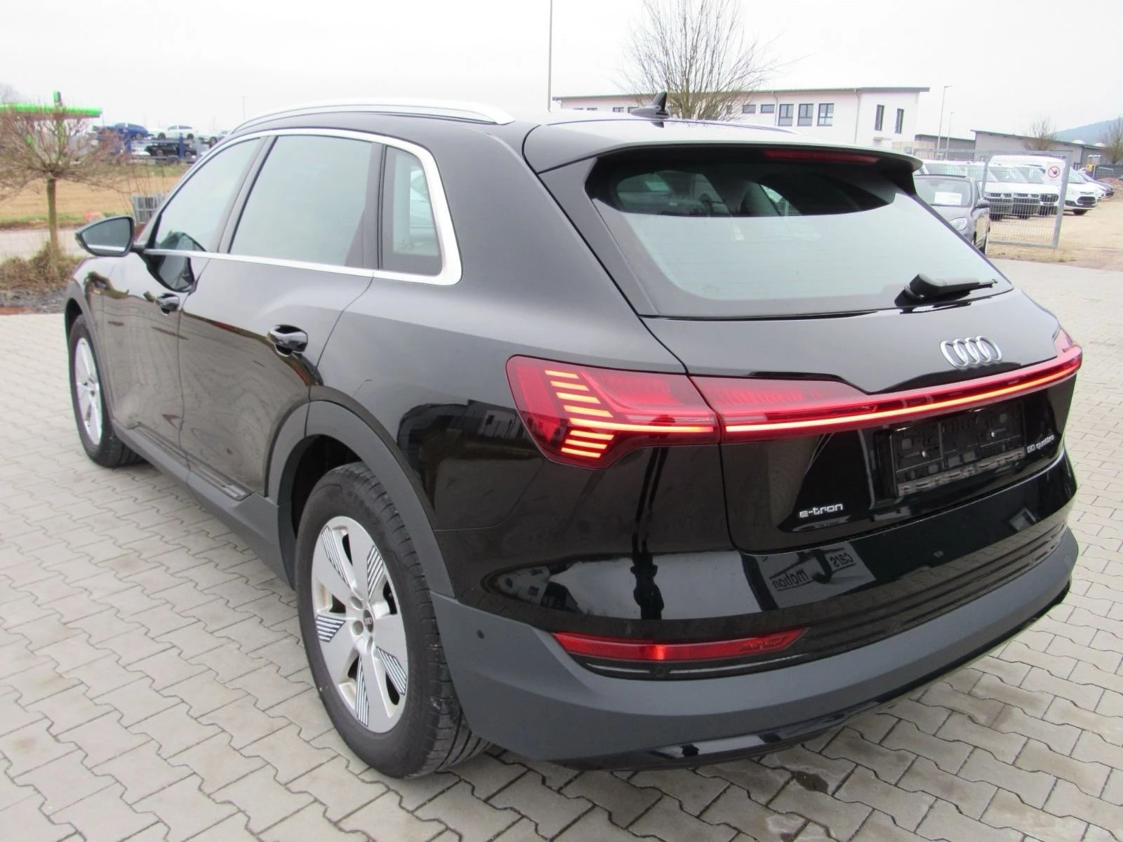 Audi E-Tron 50 quattro - изображение 3