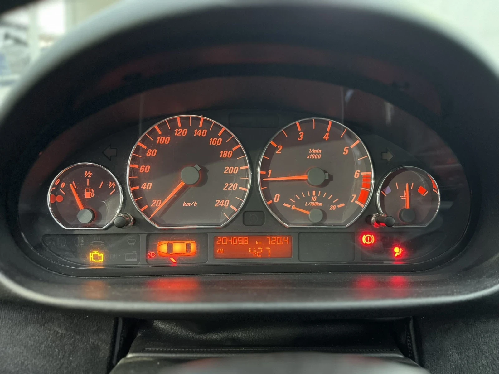 BMW 318  - изображение 8