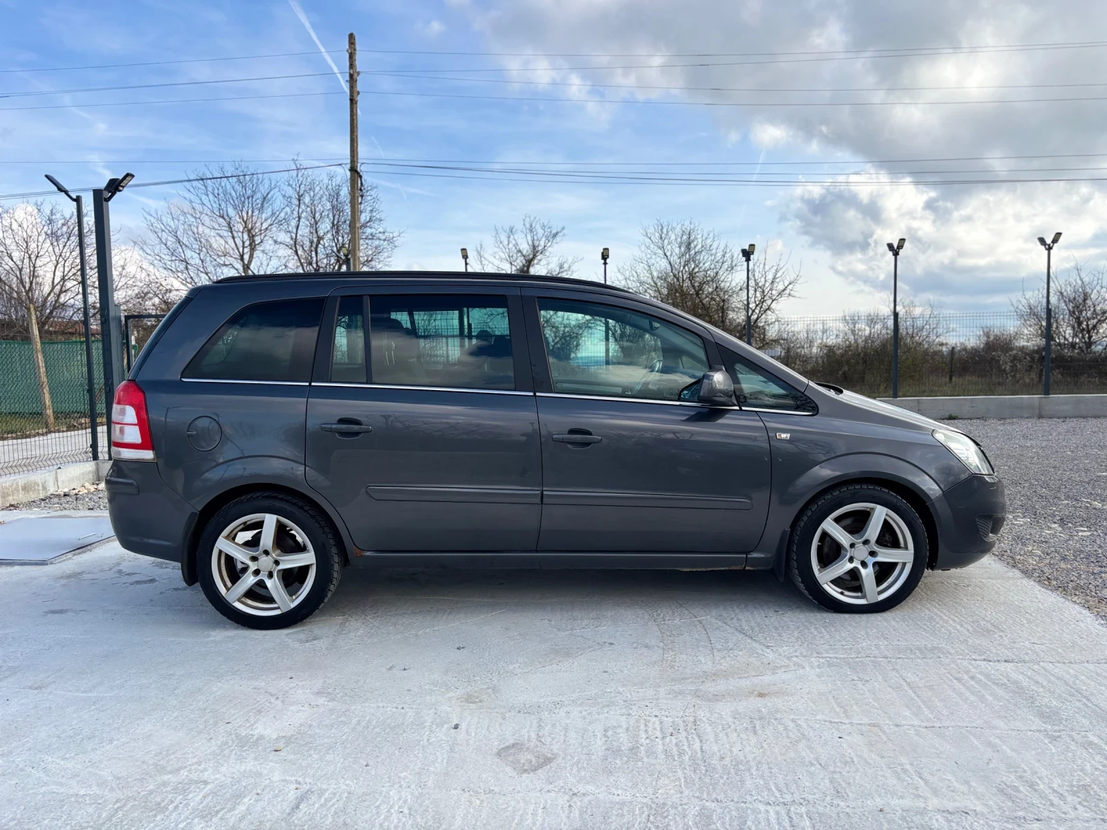 Opel Zafira  - изображение 4