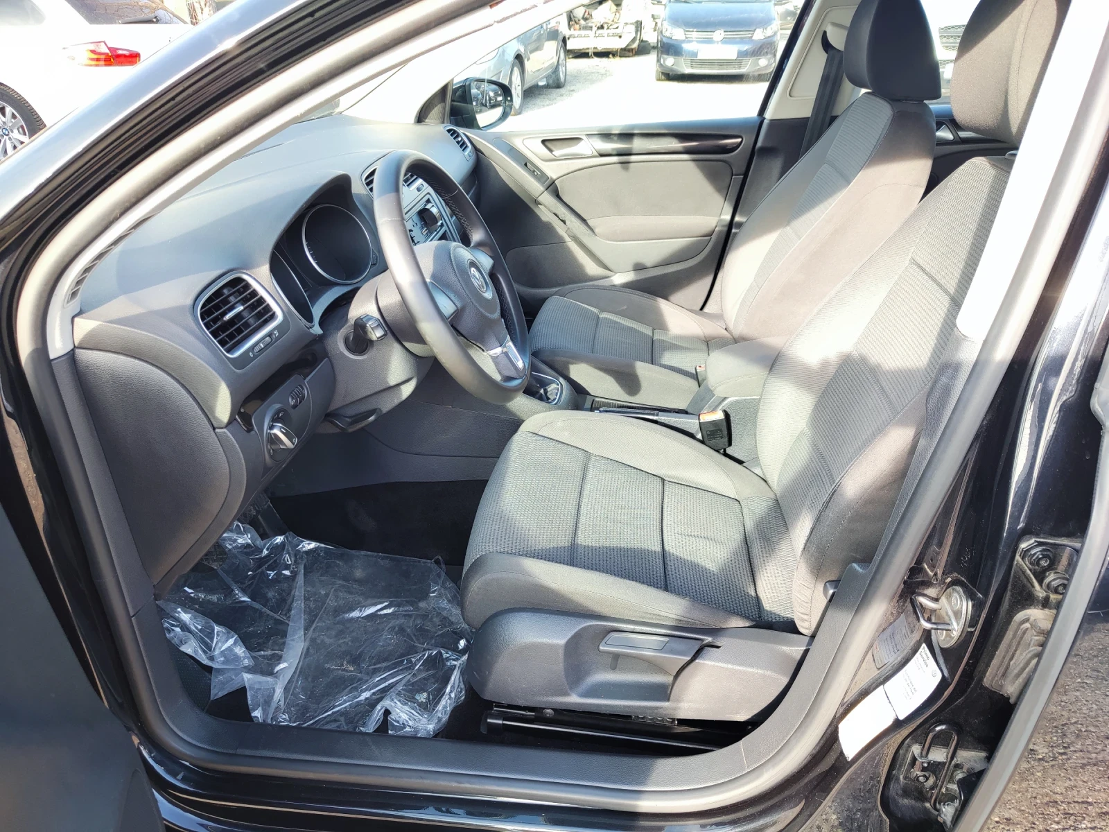 VW Golf 1.6+ GPL, снимка 10 - Автомобили и джипове - 53736382