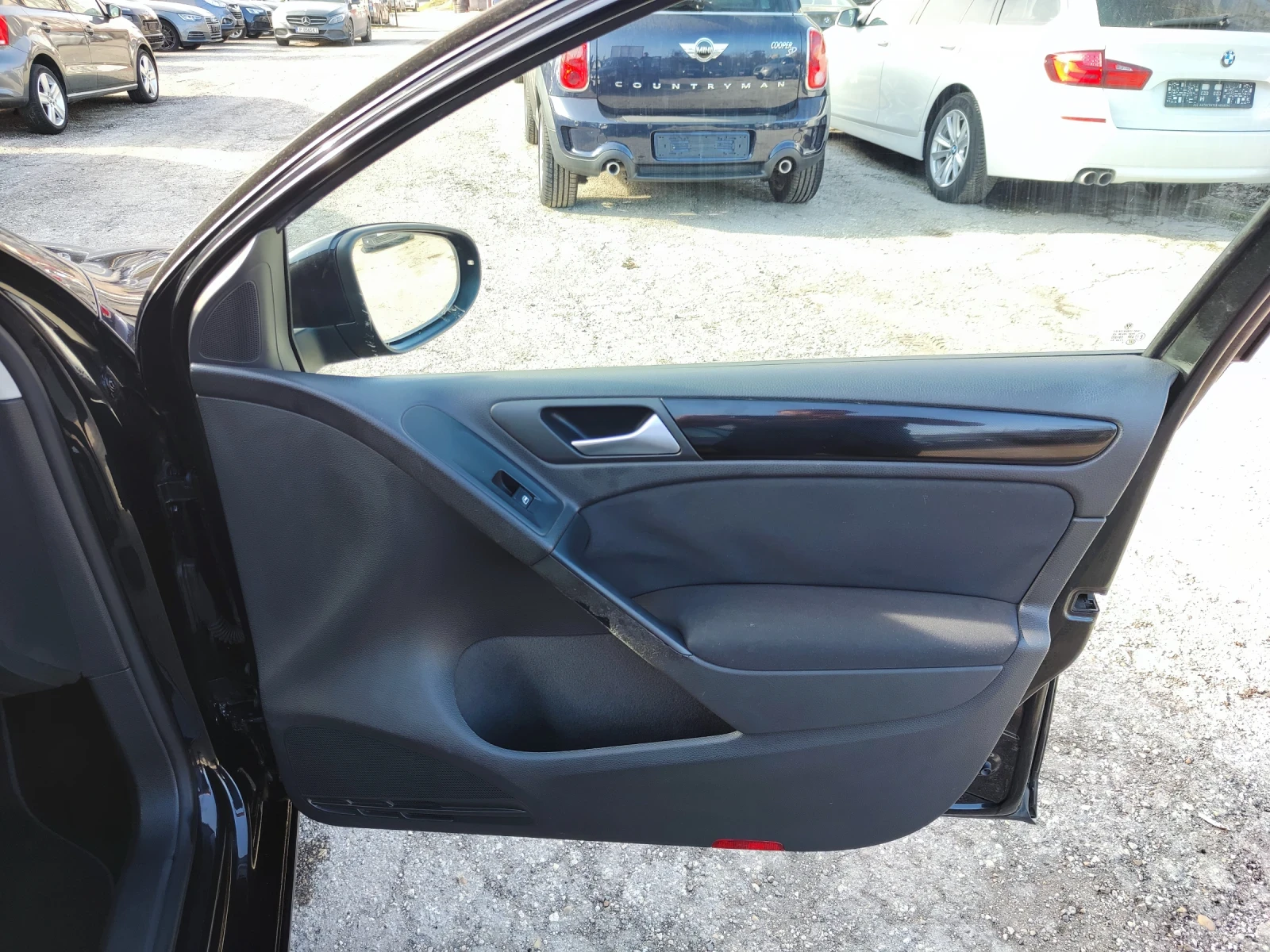 VW Golf 1.6+ GPL, снимка 13 - Автомобили и джипове - 53736382