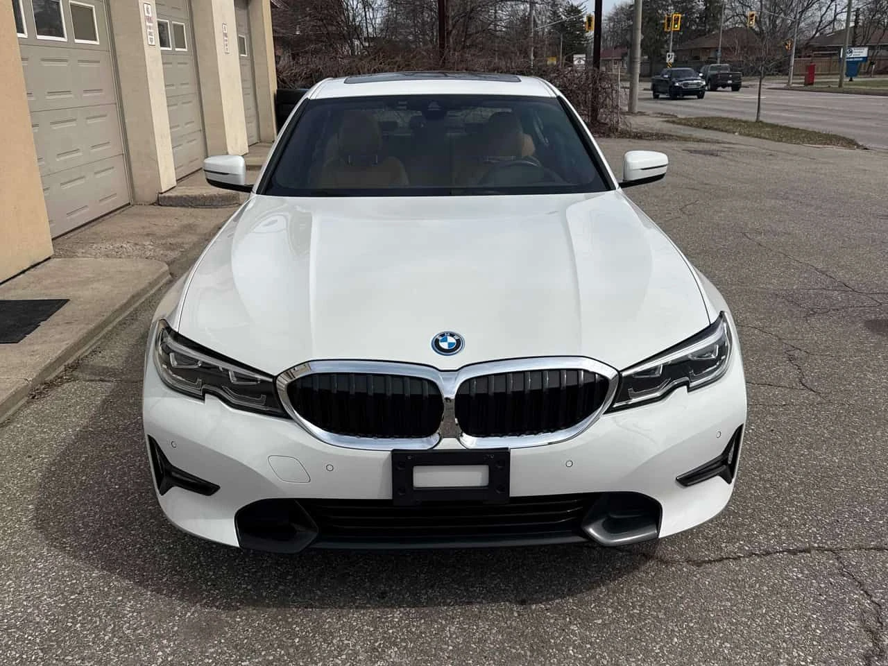 BMW 330 330e xDrive  CARFAX, снимка 6 - Автомобили и джипове - 53994266