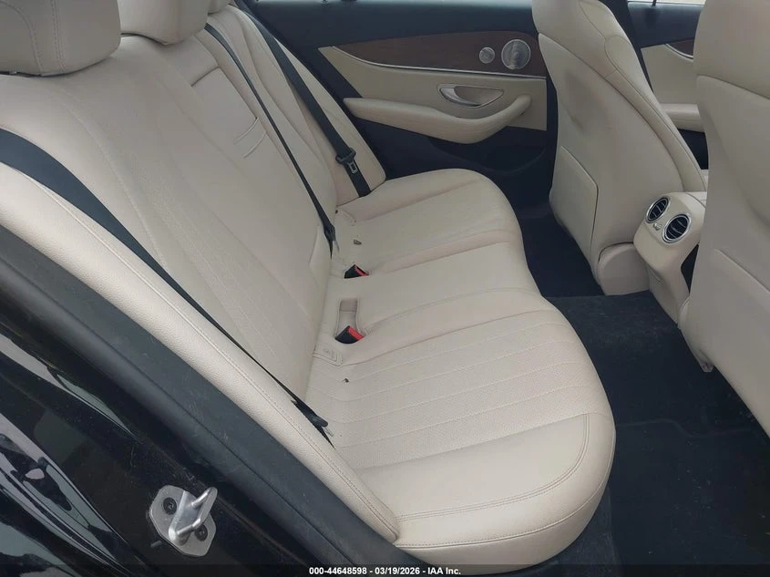 Mercedes-Benz E 350 2.0l 4Matic, снимка 8 - Автомобили и джипове - 54047291