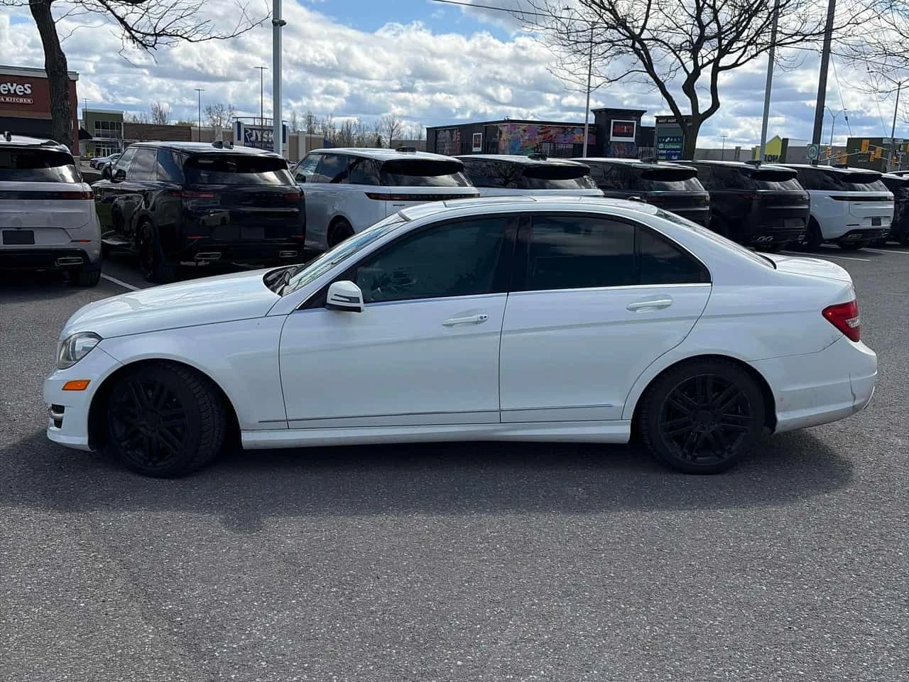 Mercedes-Benz C 300 * 4 MATIC* ГЛАВНО ПРЕДСТАВИТЕЛСТВО* , снимка 3 - Автомобили и джипове - 54388485