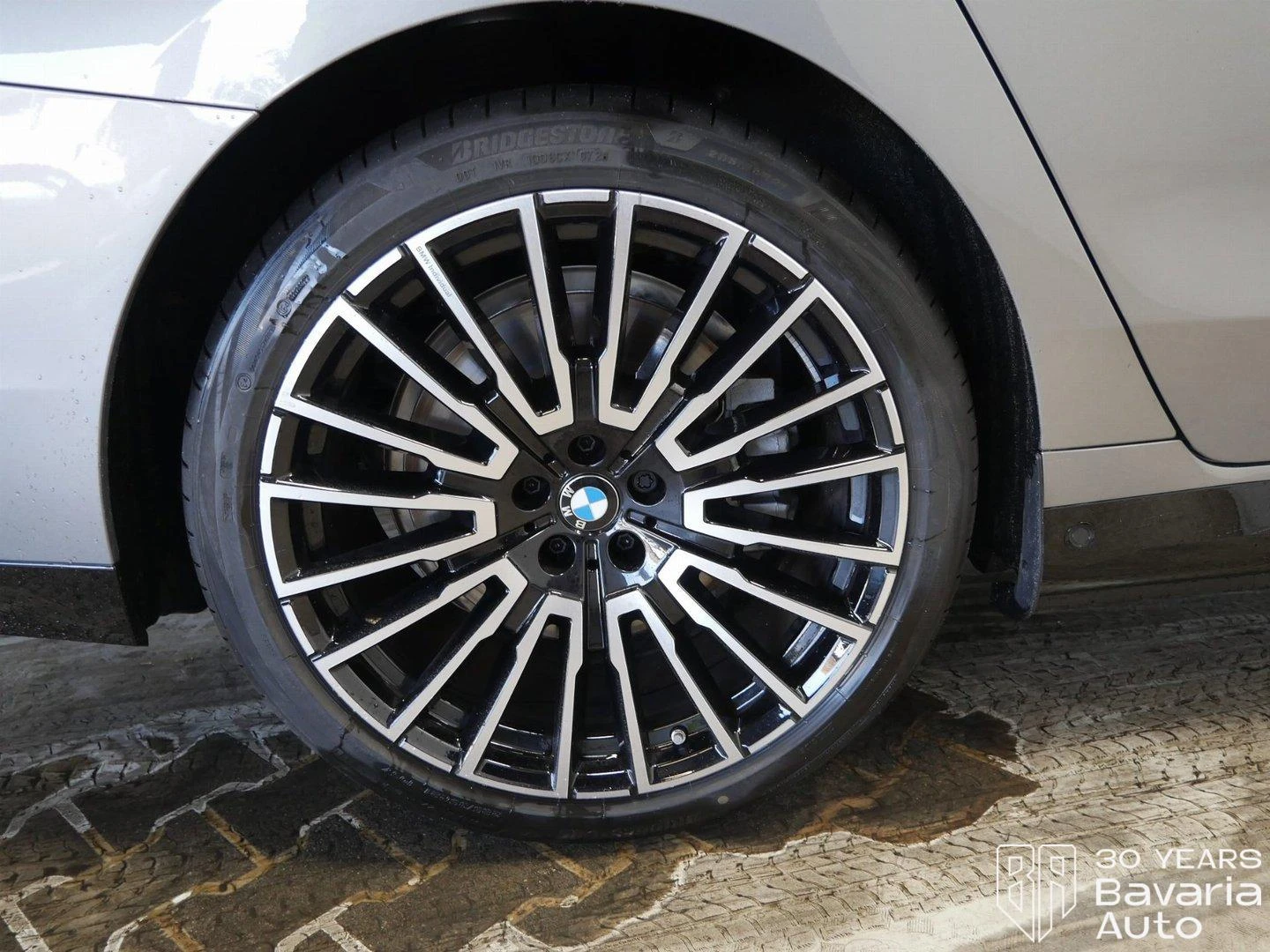 BMW i7 50 eDrive, снимка 16 - Автомобили и джипове - 56709049