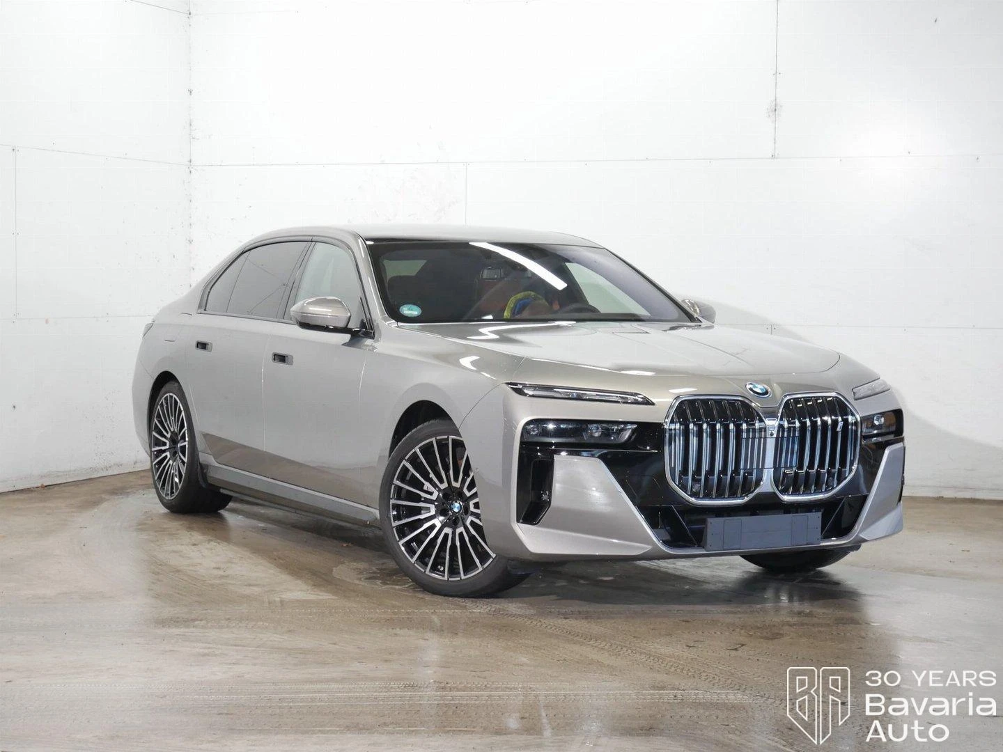 BMW i7 50 eDrive, снимка 4 - Автомобили и джипове - 56709049