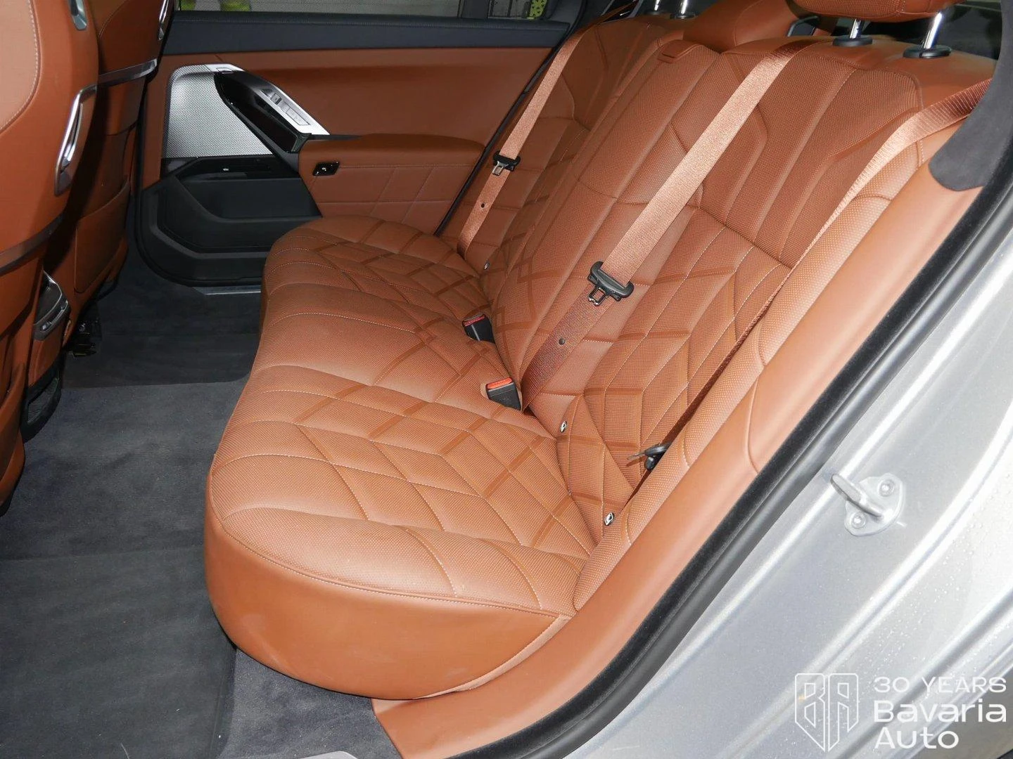 BMW i7 50 eDrive, снимка 8 - Автомобили и джипове - 56709049