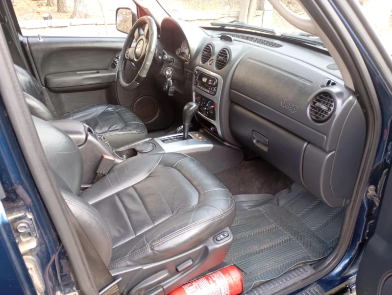 Jeep Cherokee, снимка 9 - Автомобили и джипове - 51046518