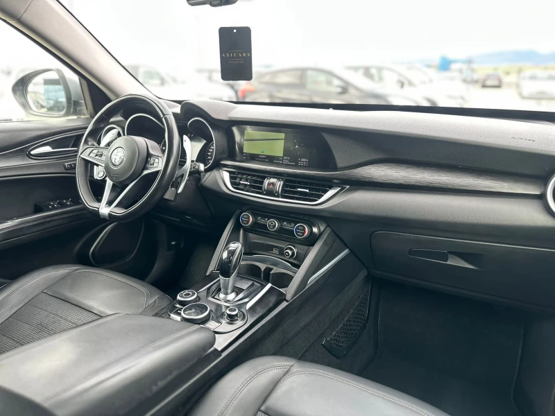 Alfa Romeo Stelvio / 2.2 JTDM / Q4 / EXECUTIVE / TOP / , снимка 12 - Автомобили и джипове - 52321664