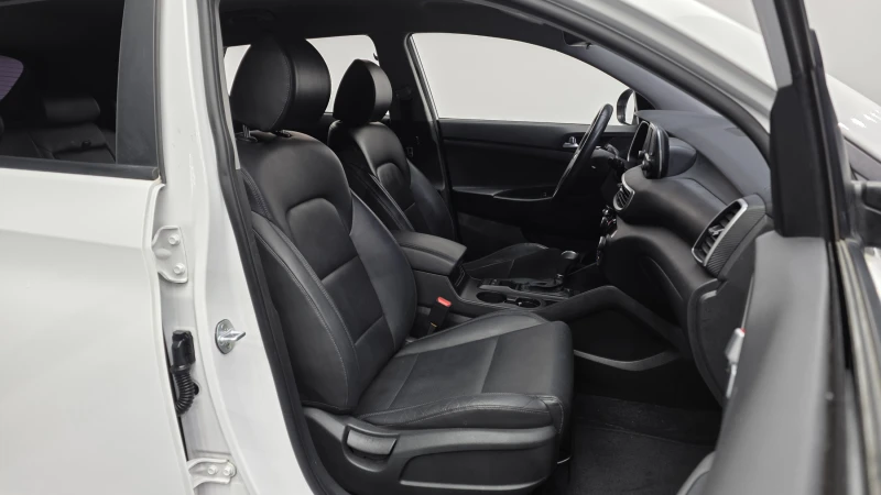 Hyundai Tucson 2.0CRDI/FACE/Пълна сервизна история !!!, снимка 7 - Автомобили и джипове - 53429856