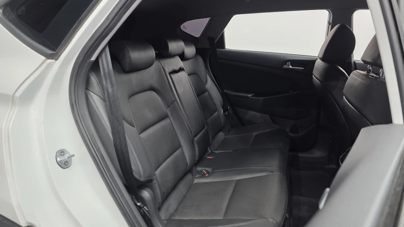 Hyundai Tucson 2.0CRDI/FACE/Пълна сервизна история !!!, снимка 8 - Автомобили и джипове - 53429856