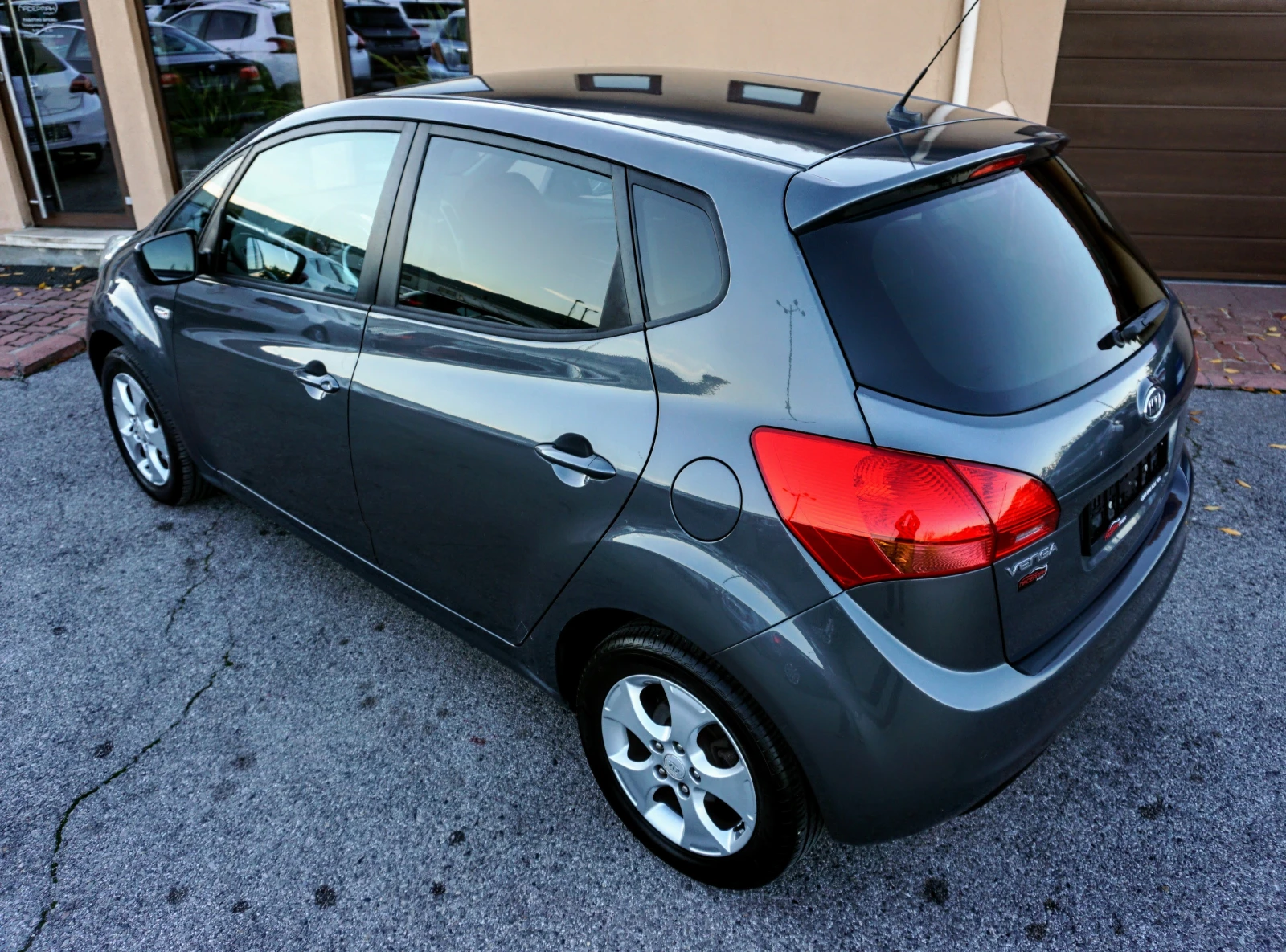 Kia Venga 1.4i CVVT ACTIVE - изображение 4