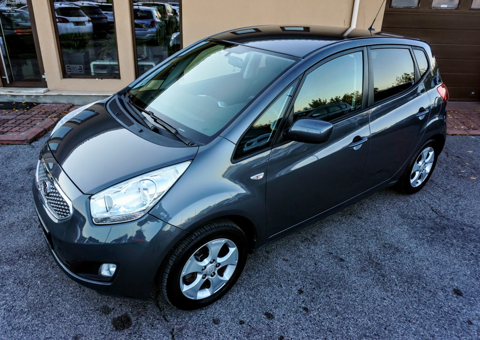 Kia Venga 1.4i CVVT ACTIVE - изображение 2