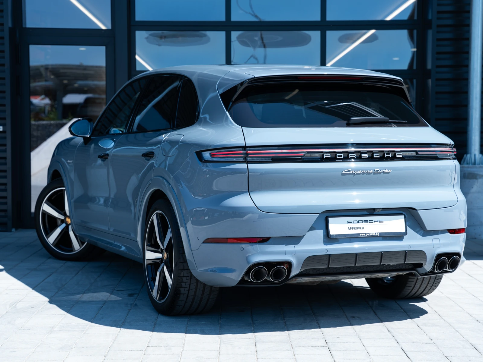Porsche Cayenne Turbo E-Hybrid - изображение 2